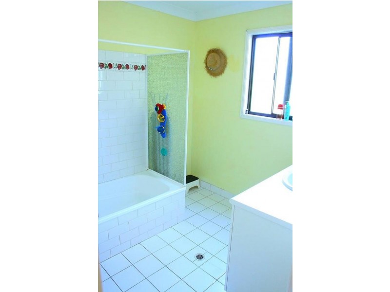 Eagle Heights QLD 4271