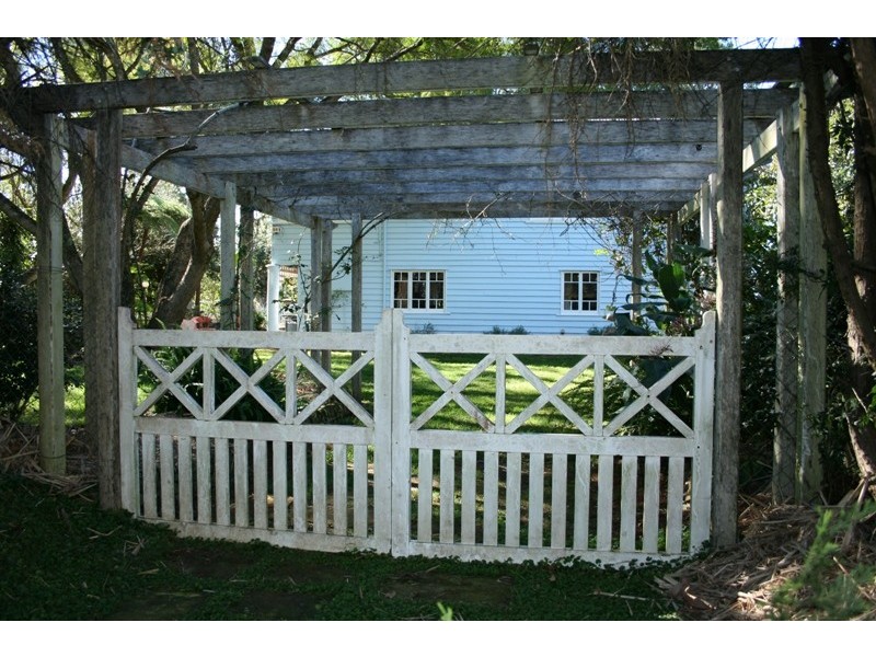 216 LONG ROAD, North Tamborine QLD 4272