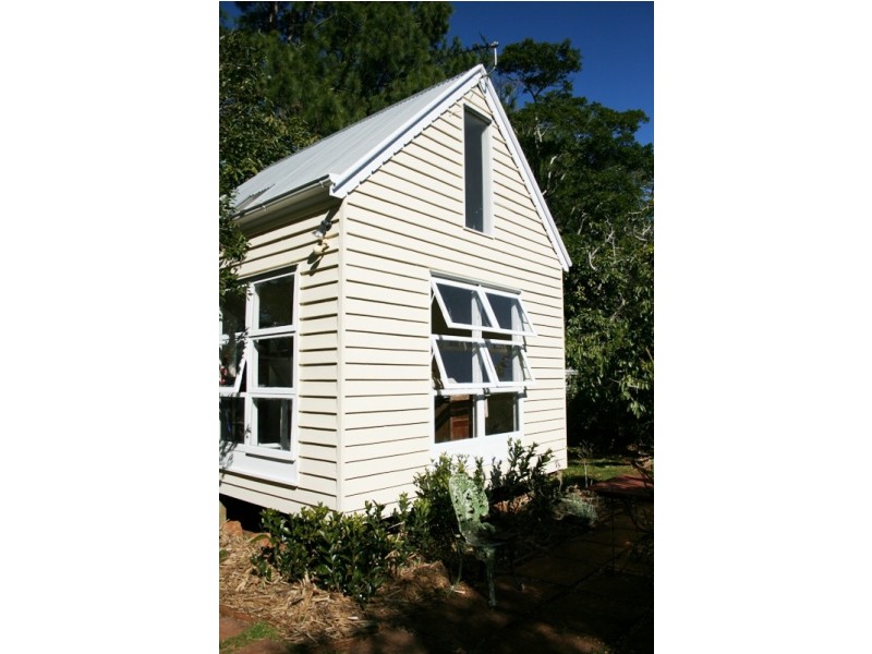 216 LONG ROAD, North Tamborine QLD 4272