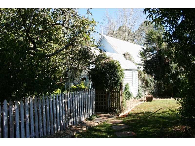 216 LONG ROAD, North Tamborine QLD 4272