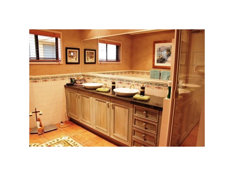 Eagle Heights QLD 4271