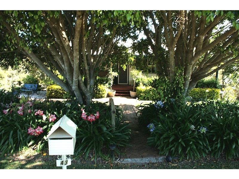 43 Magnetic Drive, Eagle Heights QLD 4271