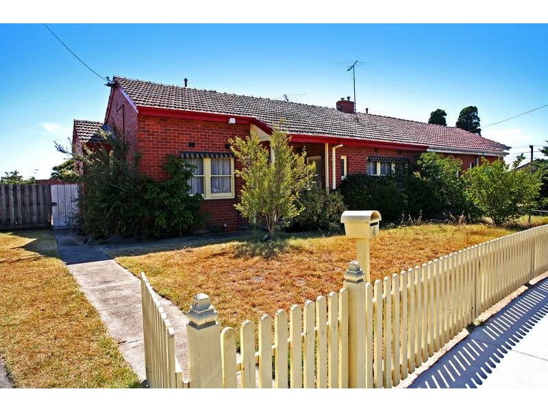 4 Pattison Avenue, North Geelong VIC 3215