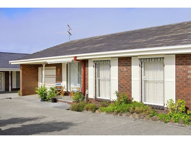 2/28 Bristol Road, Torquay VIC 3228