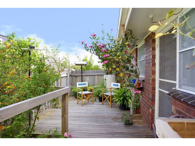2/28 Bristol Road, Torquay VIC 3228