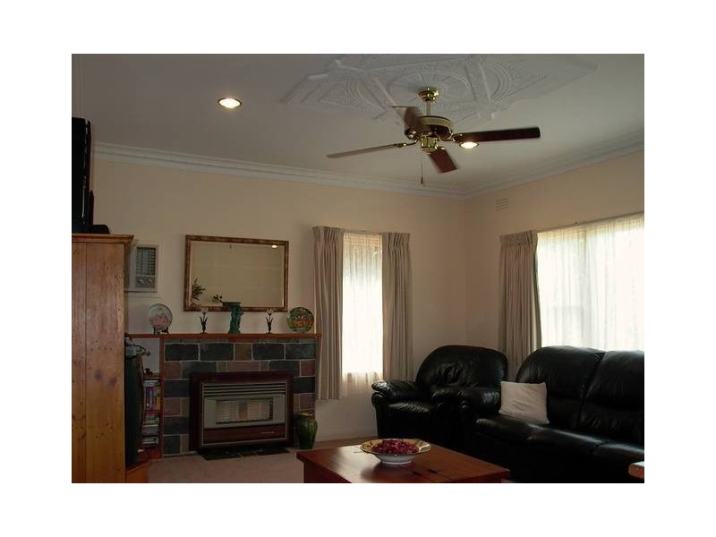 18 Belcher St, Hamlyn Heights VIC 3215