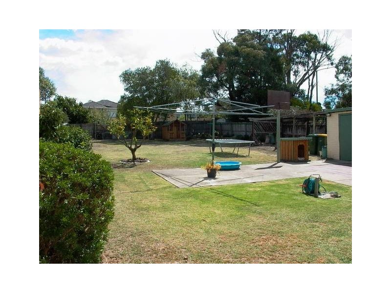 18 Belcher St, Hamlyn Heights VIC 3215