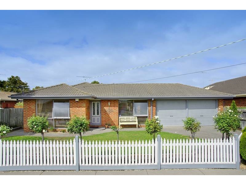 4 Fontaine Street, Grovedale VIC 3216