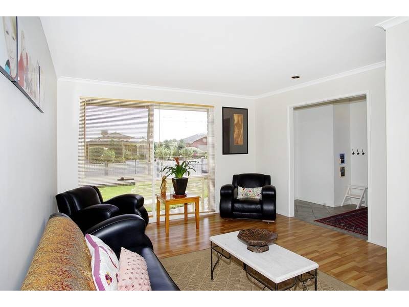 4 Fontaine Street, Grovedale VIC 3216