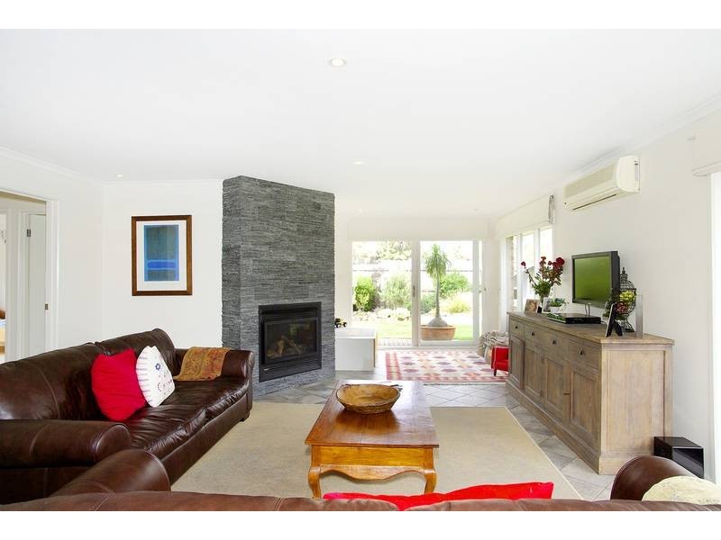 4 Fontaine Street, Grovedale VIC 3216