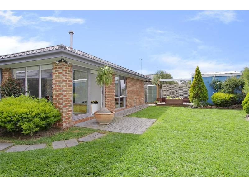 4 Fontaine Street, Grovedale VIC 3216