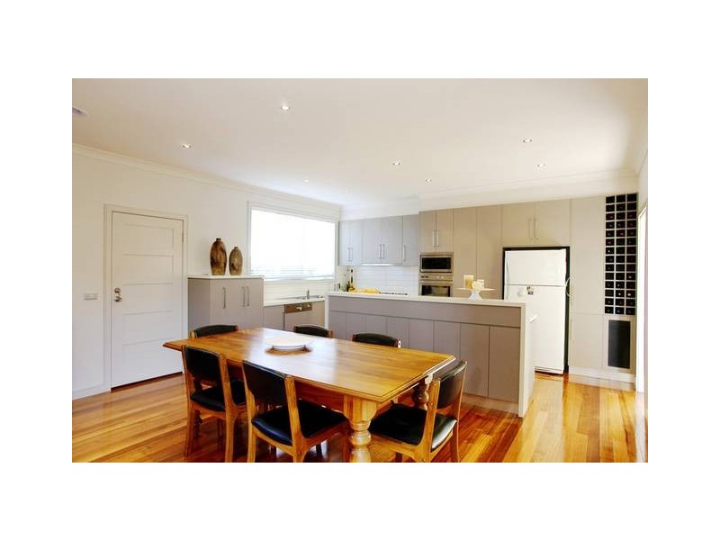 1 Saffron St, Newtown VIC 3220
