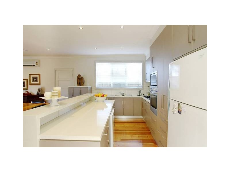 1 Saffron St, Newtown VIC 3220