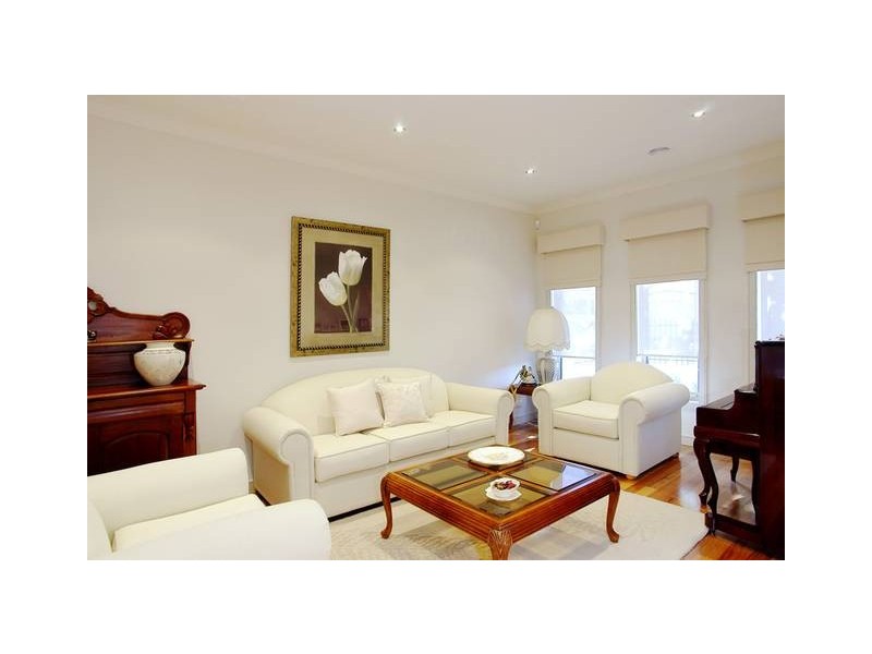 1 Saffron St, Newtown VIC 3220