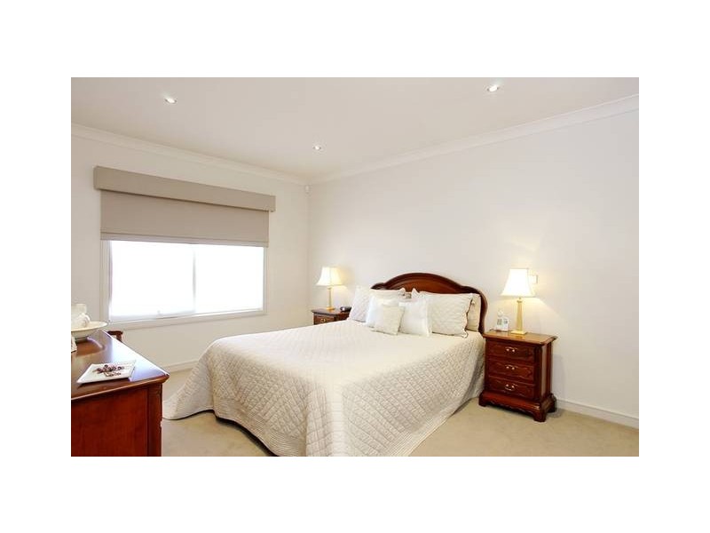 1 Saffron St, Newtown VIC 3220