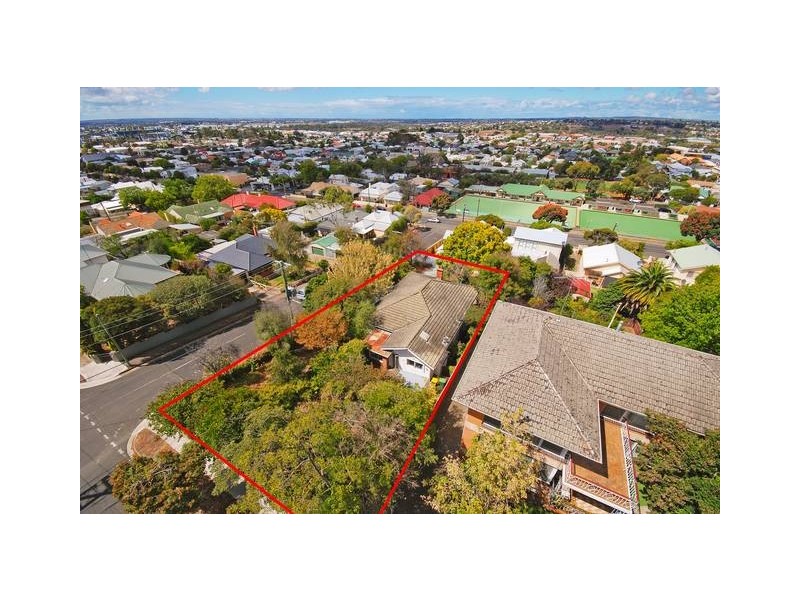 5 Mercer Parade, Newtown VIC 3220