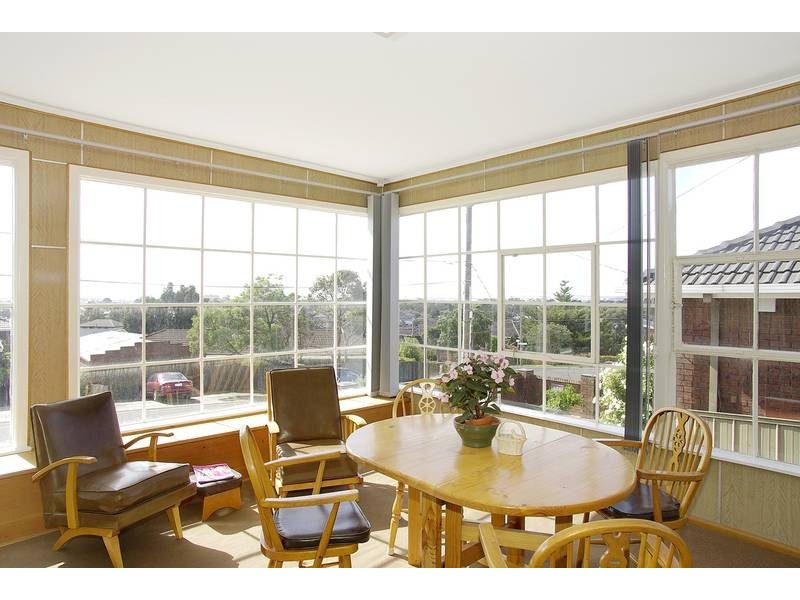 15 Royal Crescent, Hamlyn Heights VIC 3215