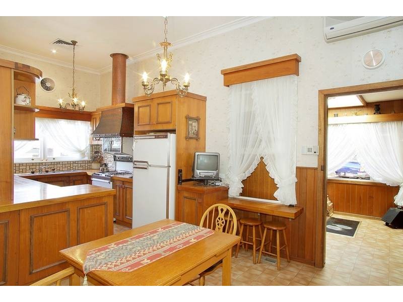 15 Royal Crescent, Hamlyn Heights VIC 3215