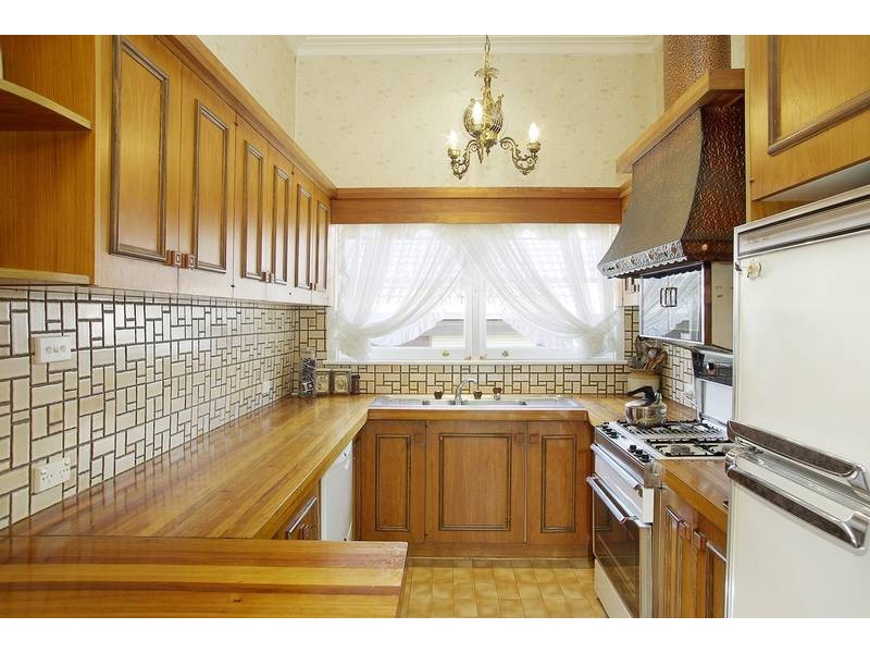 15 Royal Crescent, Hamlyn Heights VIC 3215