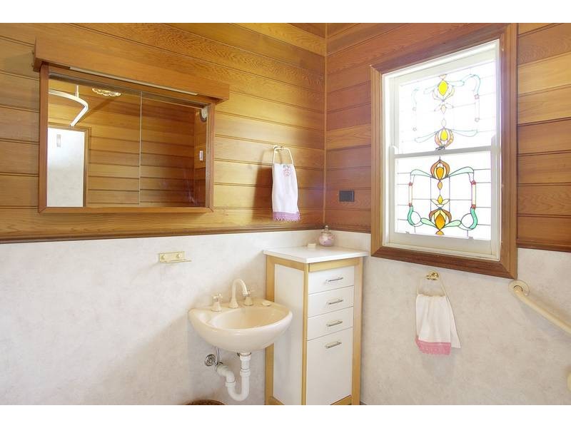 15 Royal Crescent, Hamlyn Heights VIC 3215