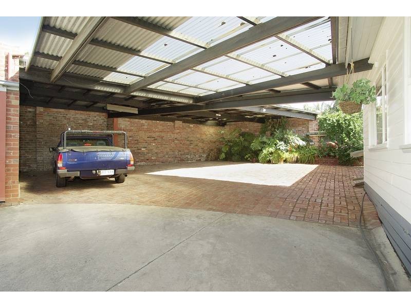 15 Royal Crescent, Hamlyn Heights VIC 3215