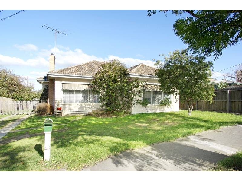 13 Craigie Road, Newtown VIC 3220