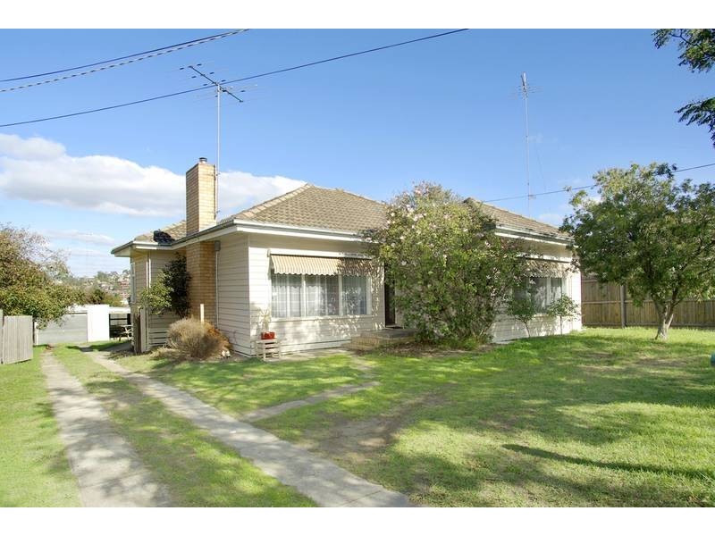 13 Craigie Road, Newtown VIC 3220