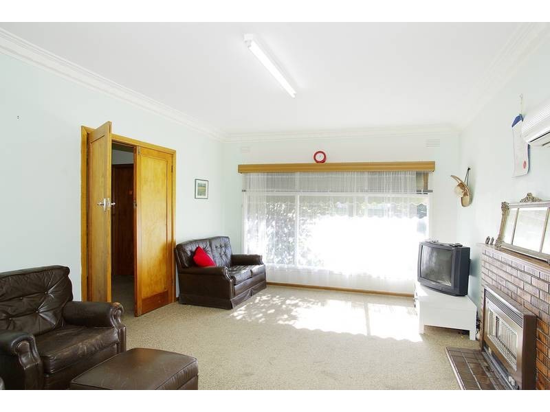 13 Craigie Road, Newtown VIC 3220