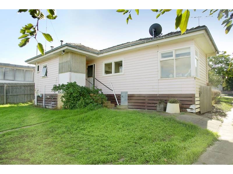 13 Craigie Road, Newtown VIC 3220