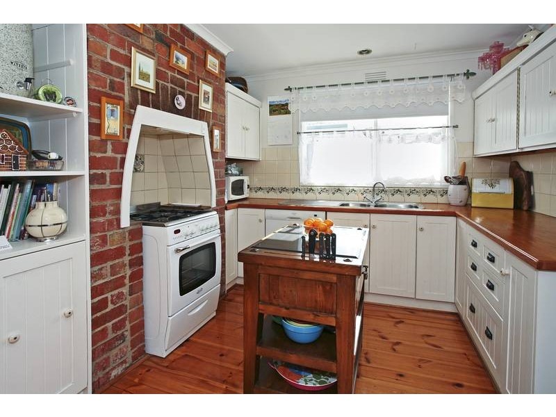 5 Westcott Place, Newtown VIC 3220