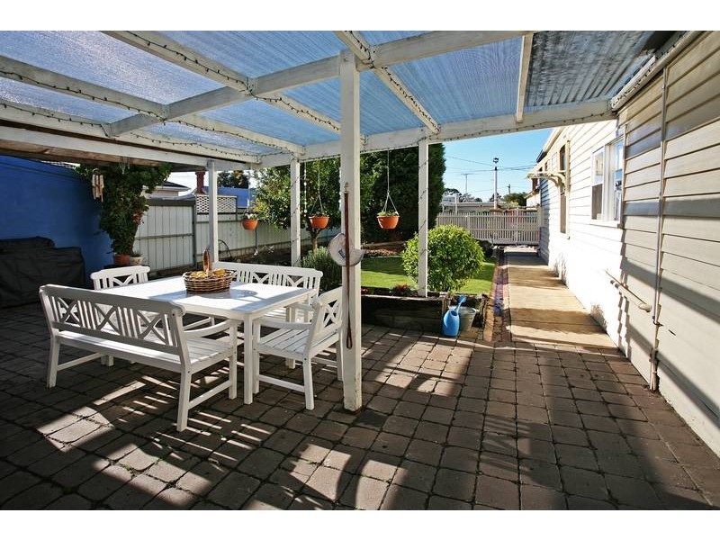 5 Westcott Place, Newtown VIC 3220