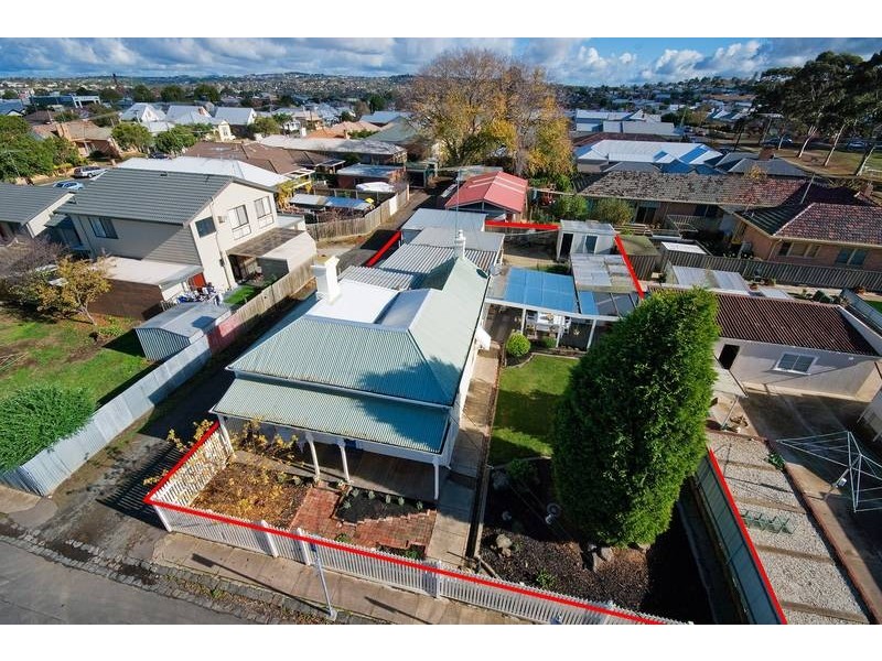 5 Westcott Place, Newtown VIC 3220