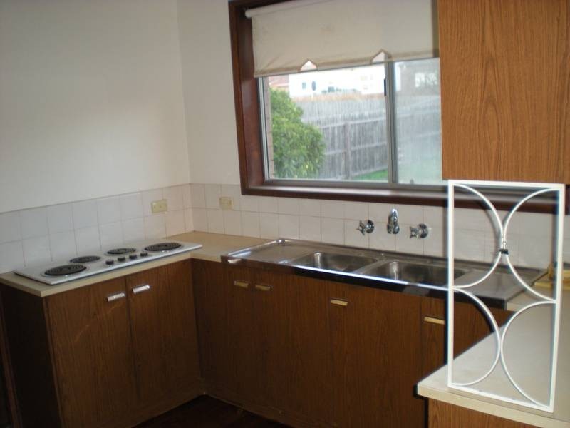 2 Vista Road, Newtown VIC 3220