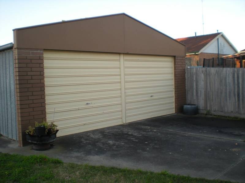 2 Vista Road, Newtown VIC 3220