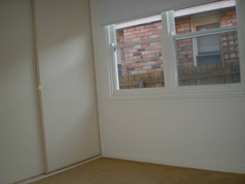 8 Fairmont Road, Newtown VIC 3220