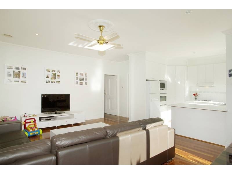 50 Cairns Avenue, Newtown VIC 3220