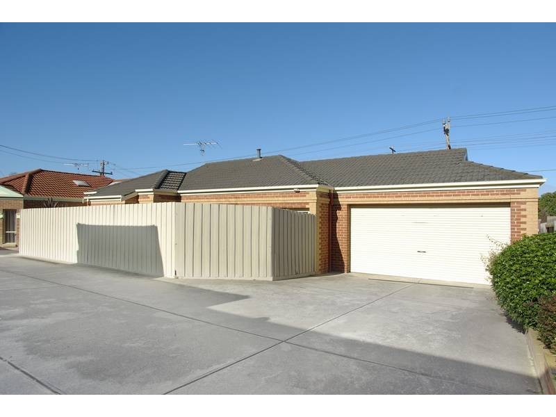 50 Cairns Avenue, Newtown VIC 3220