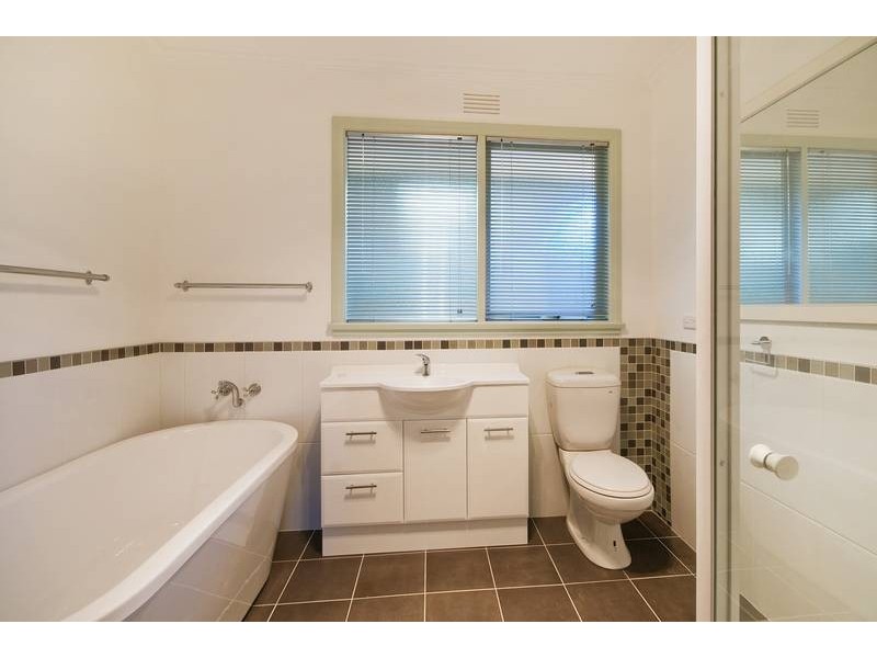 14 Glamis Street, Newtown VIC 3220