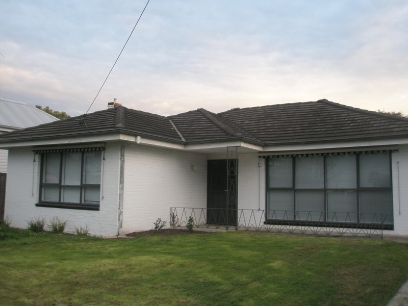 17 Roebuck Street, Newtown VIC 3220