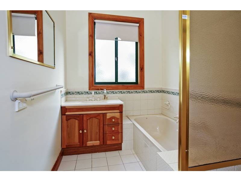 70 Balliang Street, South Geelong VIC 3220