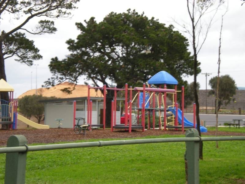 3 Phosphate Road, North Shore VIC 3214