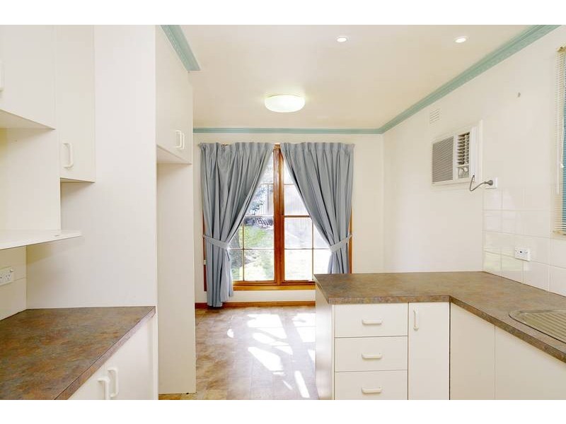 33 Craigie Road, Newtown VIC 3220