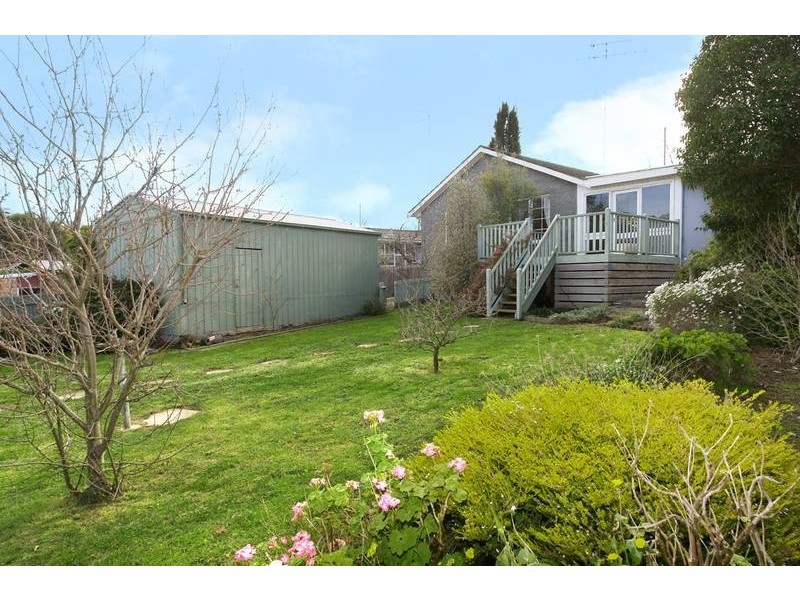 33 Craigie Road, Newtown VIC 3220