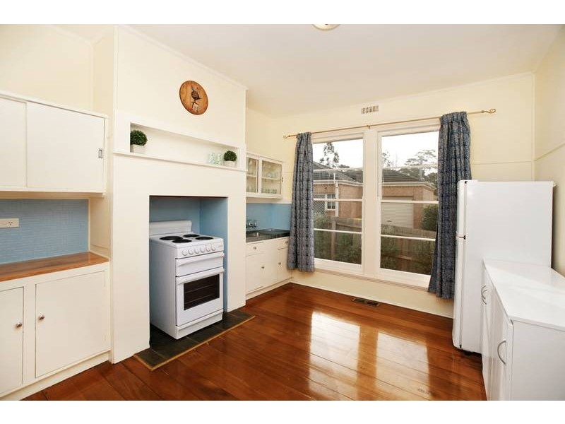 1A Lichen Grove, Highton VIC 3216
