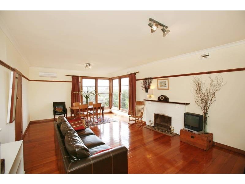 1A Lichen Grove, Highton VIC 3216