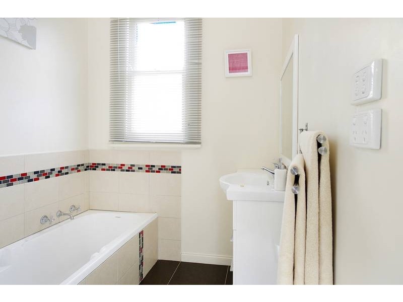 21 Queen St, Belmont VIC 3216