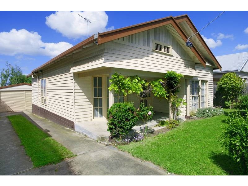 3 Fairview Avenue, Newtown VIC 3220