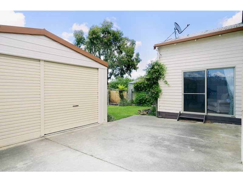 3 Fairview Avenue, Newtown VIC 3220