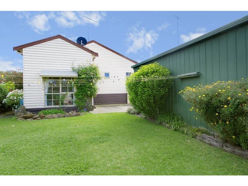 3 Fairview Avenue, Newtown VIC 3220