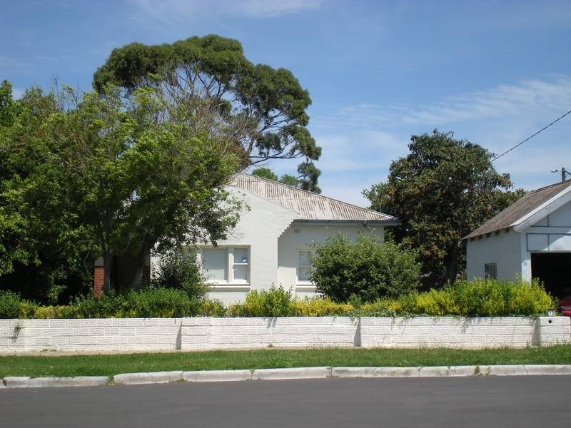 15 Dudley Avenue, Newtown VIC 3220